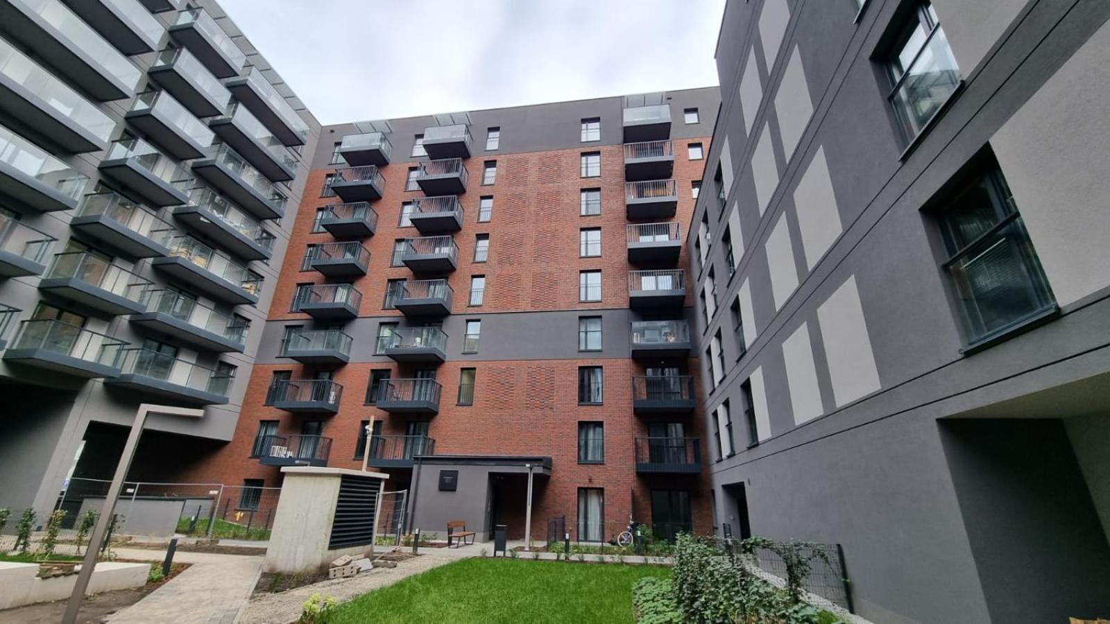 New #Madalinskiego57 - City Center, New Bulding, 2 Bedrooms, 2X Double Beds And A Fold-Out Sofa, Separate Kitchen, Air Conditioning, Balcony, Underground Parking, Self Check In 24H, Internet, Netflix, Coffee Machine, Washing Machine,1 Km To The Railw Breslávia Exterior foto